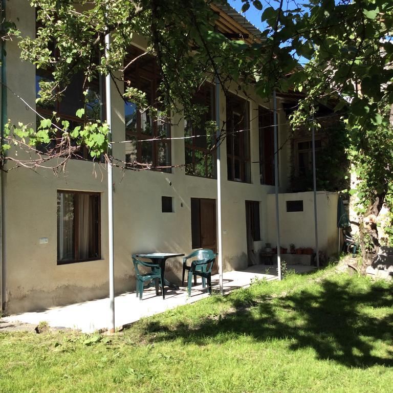 Guest House Chuta In Lagami 梅斯蒂亚 外观 照片